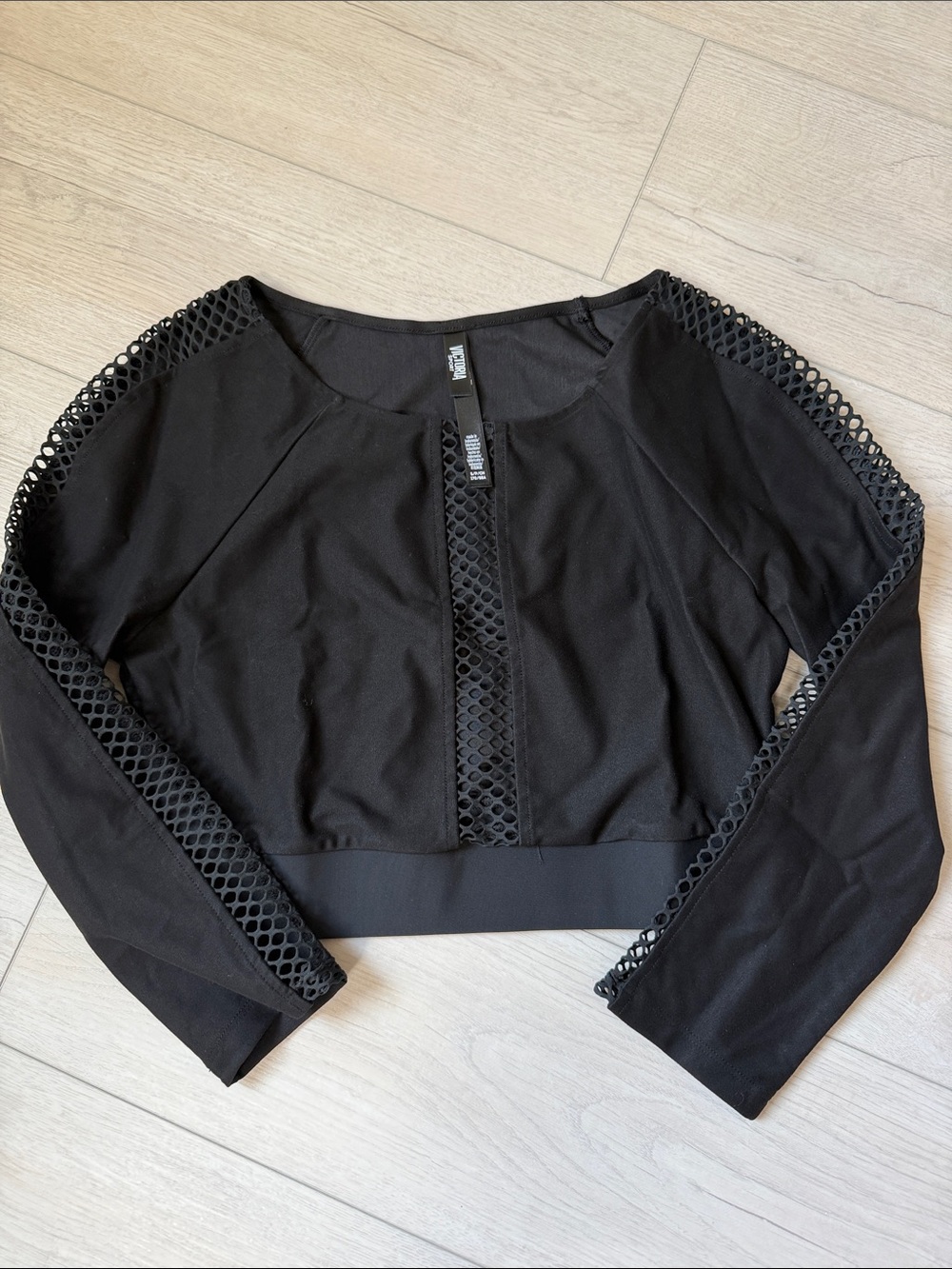 Victoria Secret Sport Women’s Black Mesh-Accent Cropped Top